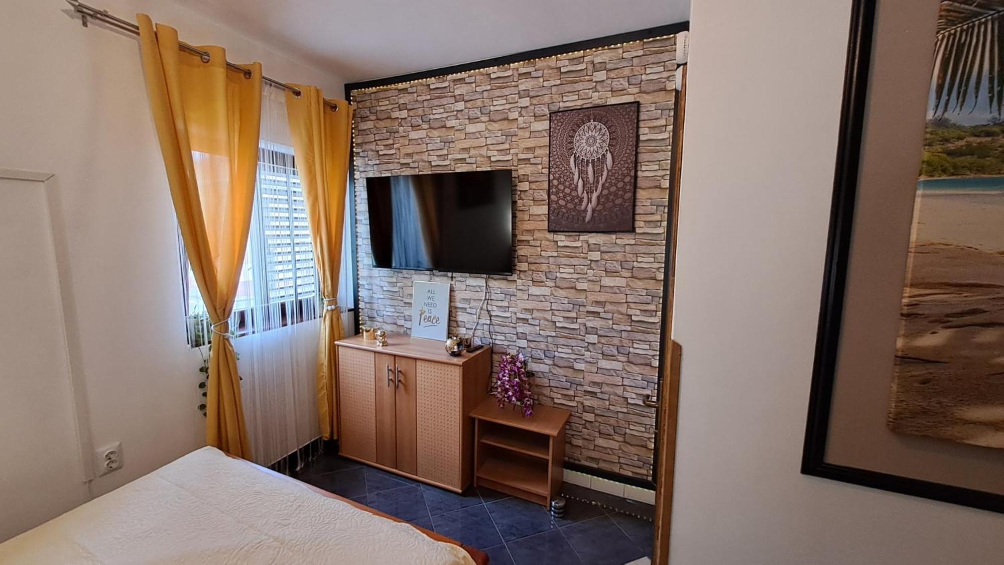 Red Gold Apartment Пула Экстерьер фото